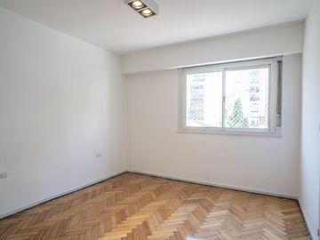 DEPARTAMENTO-VENTA-3 AMB. CON BALCON CERRADO-TODO A NUEVO-BELLEZA-CABALLITO