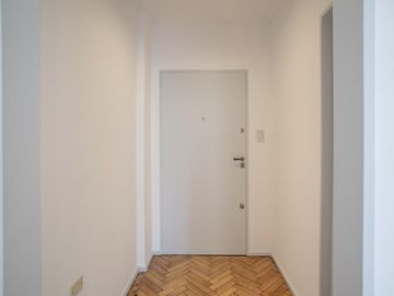 DEPARTAMENTO-VENTA-3 AMB. CON BALCON CERRADO-TODO A NUEVO-BELLEZA-CABALLITO