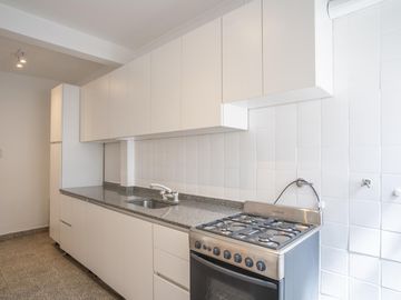 DEPARTAMENTO-VENTA-3 AMB. CON BALCON CERRADO-TODO A NUEVO-BELLEZA-CABALLITO