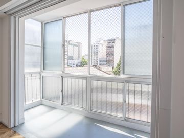 DEPARTAMENTO-VENTA-3 AMB. CON BALCON CERRADO-TODO A NUEVO-BELLEZA-CABALLITO