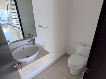 Para Inversionistas Depa $3mdp (Town House) | Juriquilla Santa Fe.