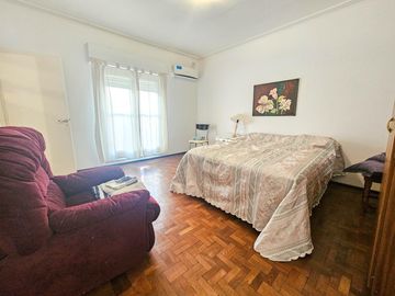 VENTA. Departamento tres dormitorios reciclado en Barrio Martin, Rosario
