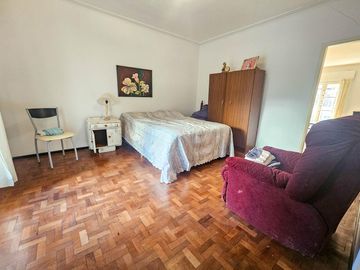 VENTA. Departamento tres dormitorios reciclado en Barrio Martin, Rosario
