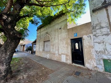 Casa de Corte Antiguo - Venta Directa - OPORTUNIDAD!!!