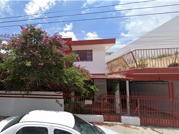 Casa de 5 Recámaras en Residencial Pensiones Mérida Yucatán