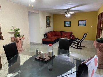 Casa de 5 Recámaras en Residencial Pensiones Mérida Yucatán