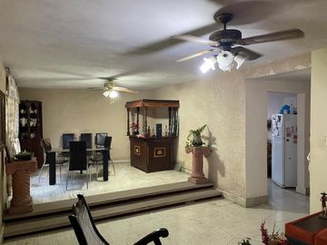 Casa de 5 Recámaras en Residencial Pensiones Mérida Yucatán