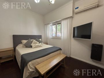 Venta de casa de 4 ambientes con cochera en Bernal