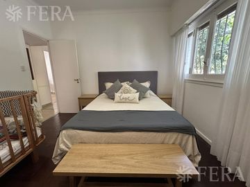 Venta de casa de 4 ambientes con cochera en Bernal