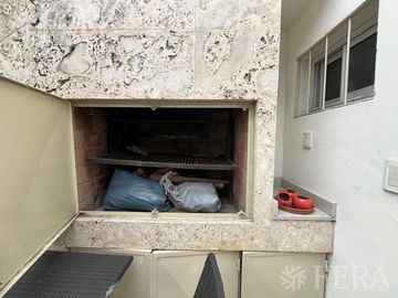 Venta de casa de 4 ambientes con cochera en Bernal