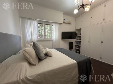 Venta de casa de 4 ambientes con cochera en Bernal