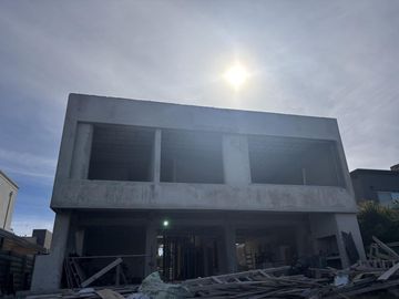 Casa en  Venta a la laguna en Las Tipas Nordelta