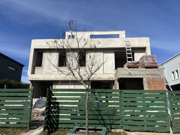 Casa en  Venta a la laguna en Las Tipas Nordelta
