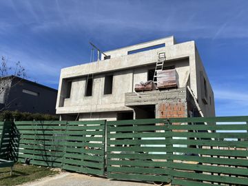 Casa en  Venta a la laguna en Las Tipas Nordelta