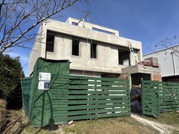 Casa en  Venta a la laguna en Las Tipas Nordelta