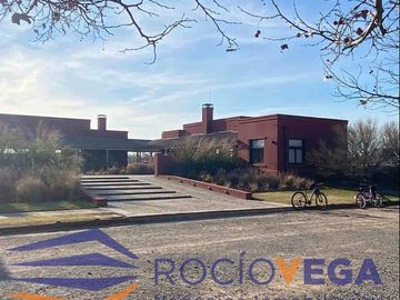 Casa en venta en  La Primavera Golf Carlos Keen Luján