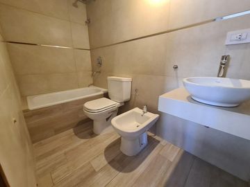 Venta Rosario Centro - Piso Exclusivo - Opcion Cochera - Estrenar Piscina Parrillero