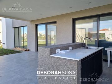 Casa en venta alquiler 5 ambientes pileta Barrio privado El Naudir Escobar