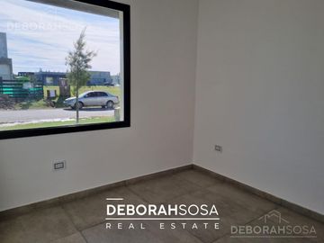 Casa en venta alquiler 5 ambientes pileta Barrio privado El Naudir Escobar