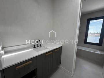 Casa 4 dormitorios venta en Santa Ana, Villa Nueva