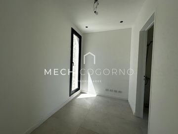 Casa 4 dormitorios venta en Santa Ana, Villa Nueva