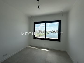 Casa 4 dormitorios venta en Santa Ana, Villa Nueva