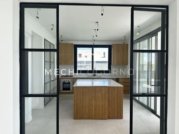Casa 4 dormitorios venta en Santa Ana, Villa Nueva