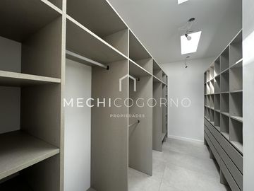 Casa 4 dormitorios venta en Santa Ana, Villa Nueva