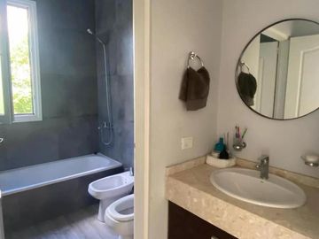 RBS. EN VENTA, DIVINA CASA EN SANTA GUADALUPE, PILAR DEL ESTE