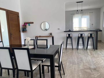 RBS. EN VENTA, DIVINA CASA EN SANTA GUADALUPE, PILAR DEL ESTE