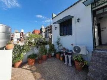 Casa en venta - 4 Dormitorios 3 Baños - Cochera - 195Mts2 - Villa Luro