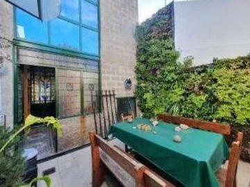 Casa en venta - 4 Dormitorios 3 Baños - Cochera - 195Mts2 - Villa Luro