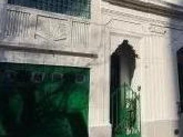 Casa en venta - 4 Dormitorios 3 Baños - Cochera - 195Mts2 - Villa Luro