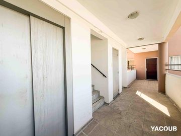 Departamento en venta - 2 Dormitorios 2 Baños - Cochera - 87Mts2 - La Plata