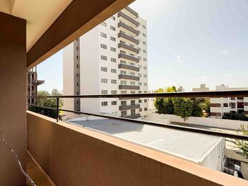 Departamento en venta - 2 Dormitorios 2 Baños - Cochera - 87Mts2 - La Plata