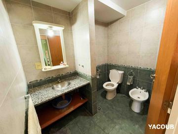 Departamento en venta - 2 Dormitorios 2 Baños - Cochera - 87Mts2 - La Plata