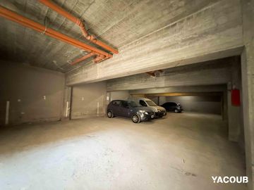 Departamento en venta - 2 Dormitorios 2 Baños - Cochera - 87Mts2 - La Plata