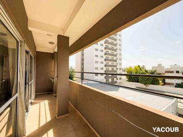 Departamento en venta - 2 Dormitorios 2 Baños - Cochera - 87Mts2 - La Plata