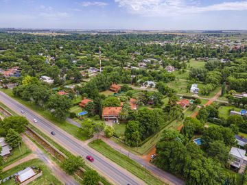 Quinta de 5 dormitorios sobre terreno de 3.744m² en Funes
