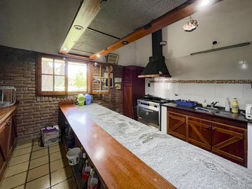 Quinta de 5 dormitorios sobre terreno de 3.744m² en Funes