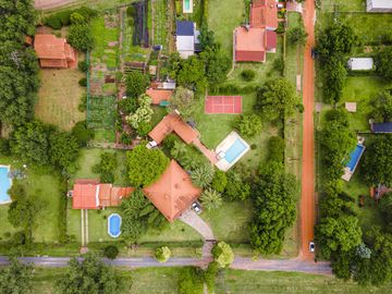Quinta de 5 dormitorios sobre terreno de 3.744m² en Funes