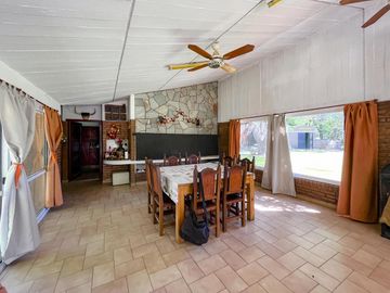 Quinta de 5 dormitorios sobre terreno de 3.744m² en Funes