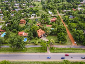 Quinta de 5 dormitorios sobre terreno de 3.744m² en Funes