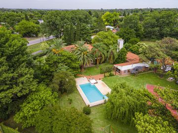 Quinta de 5 dormitorios sobre terreno de 3.744m² en Funes