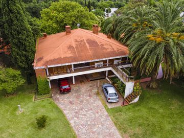 Quinta de 5 dormitorios sobre terreno de 3.744m² en Funes