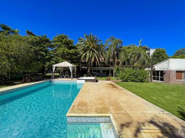 Quinta de 5 dormitorios sobre terreno de 3.744m² en Funes