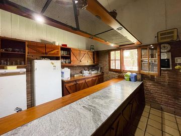 Quinta de 5 dormitorios sobre terreno de 3.744m² en Funes