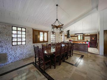 Quinta de 5 dormitorios sobre terreno de 3.744m² en Funes