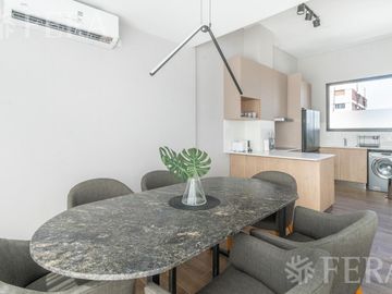 Venta de Departamento duplex de 4 ambientes con dos balcones en Colegiales