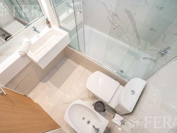 Venta de Departamento duplex de 4 ambientes con dos balcones en Colegiales